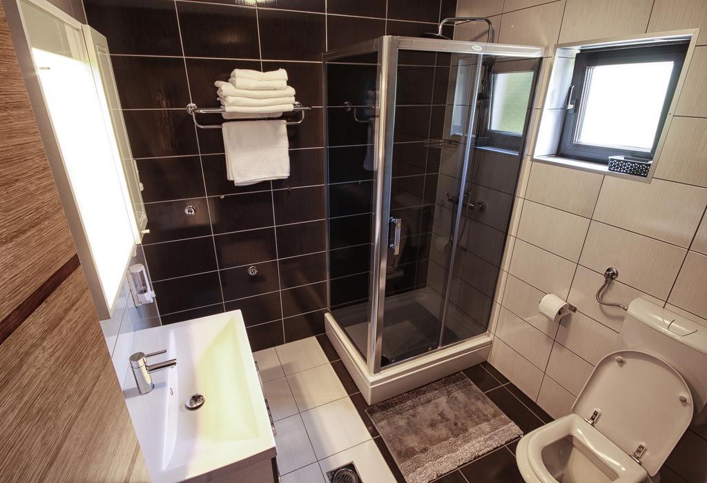 Countryside Apartment Rakovica Buitenkant foto